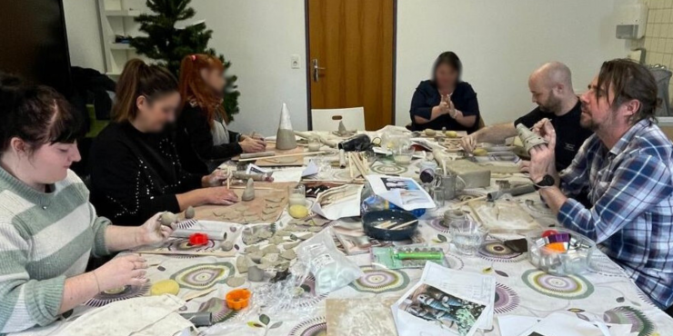 Atelier poterie : On met les mains à la terre au SERAD