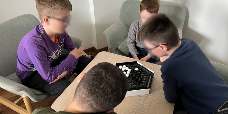 Jeux de sociétés et chasse aux oeufs pour la fête de Pâques à la MAF !